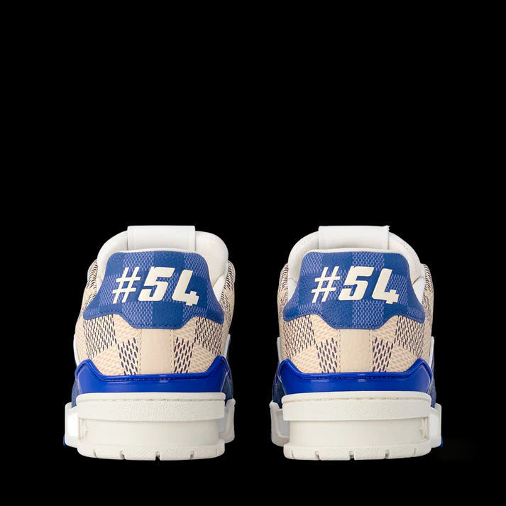 Sneaker