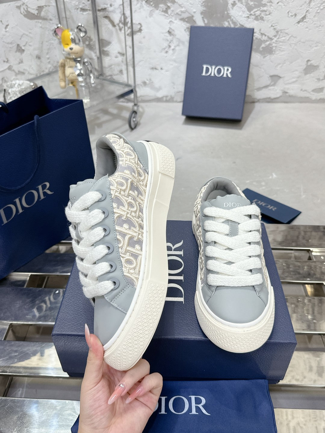 Sneakers