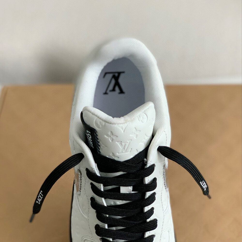 Sneaker