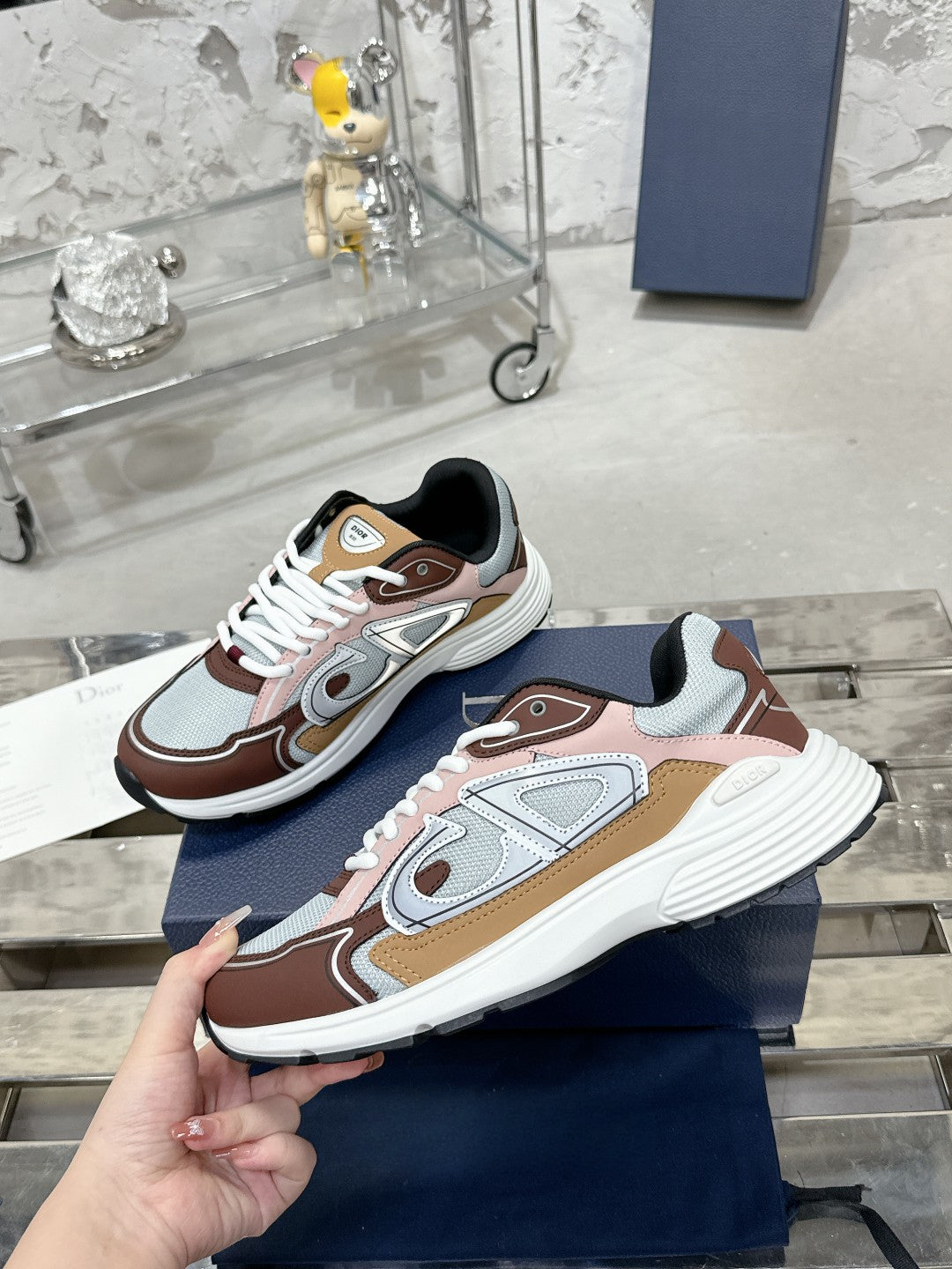 Sneakers