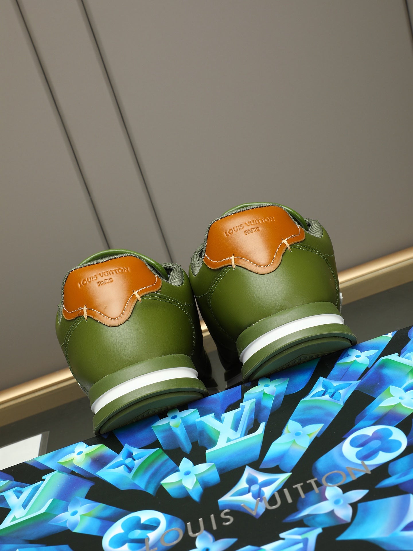 Sneakers