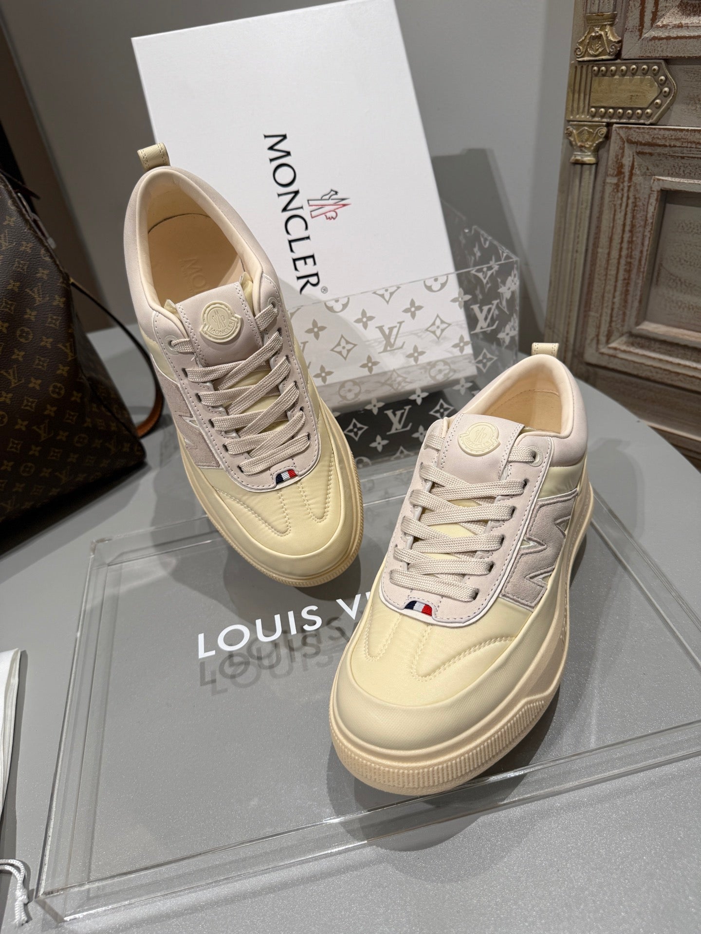 Sneakers